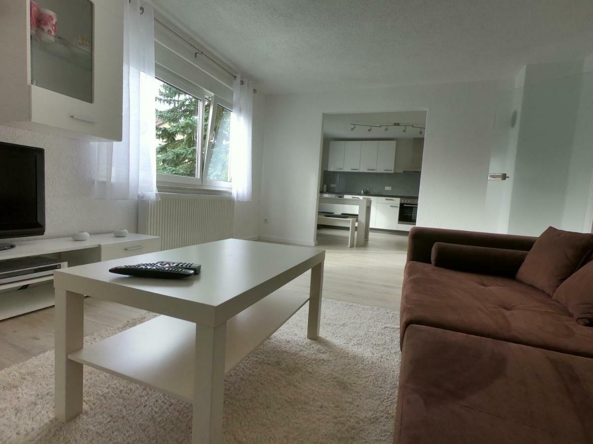 Moderne Helle 2,5 Zimmer Wohnung Mit Grossem Bad Und Kueche In Trossingen Exteriör bild