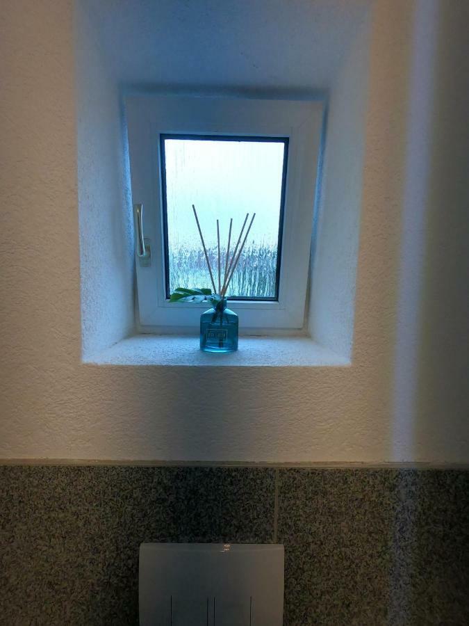 Moderne Helle 2,5 Zimmer Wohnung Mit Grossem Bad Und Kueche In Trossingen Exteriör bild