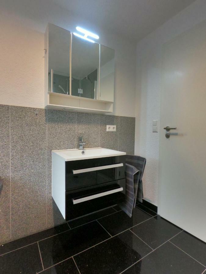 Moderne Helle 2,5 Zimmer Wohnung Mit Grossem Bad Und Kueche In Trossingen Exteriör bild